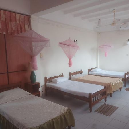 אנוראדפורה Hotel Shalini חדר תמונה
