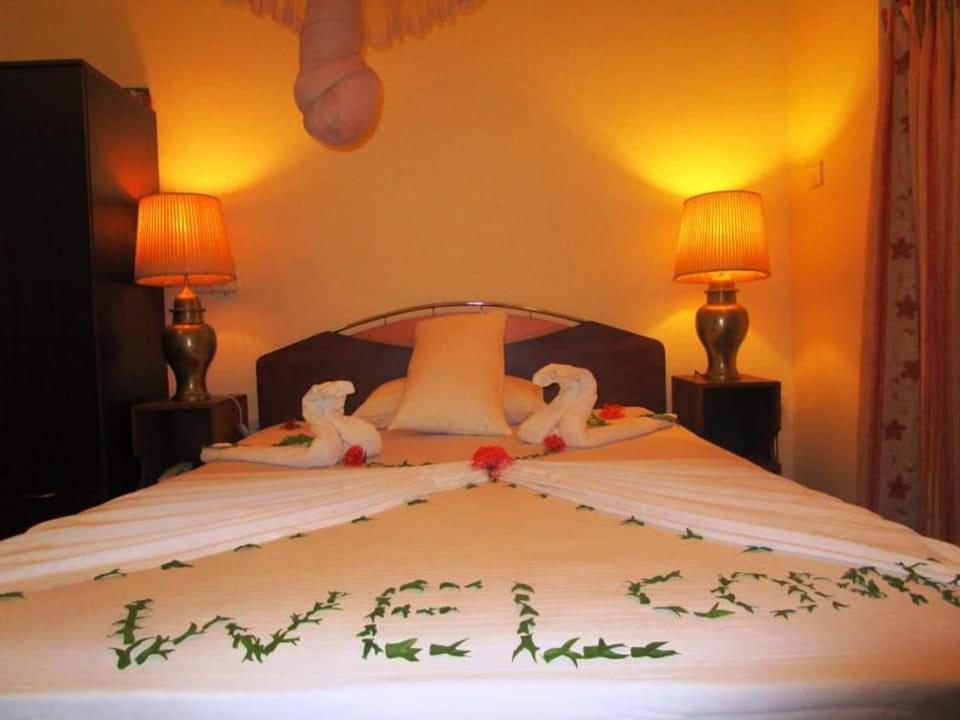 אנוראדפורה Hotel Shalini מראה חיצוני תמונה