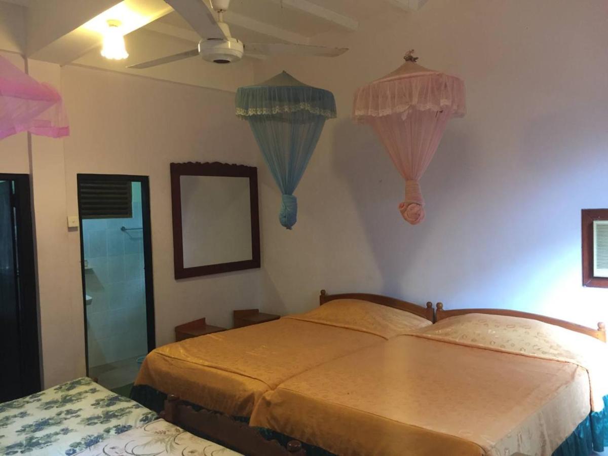 אנוראדפורה Hotel Shalini מראה חיצוני תמונה