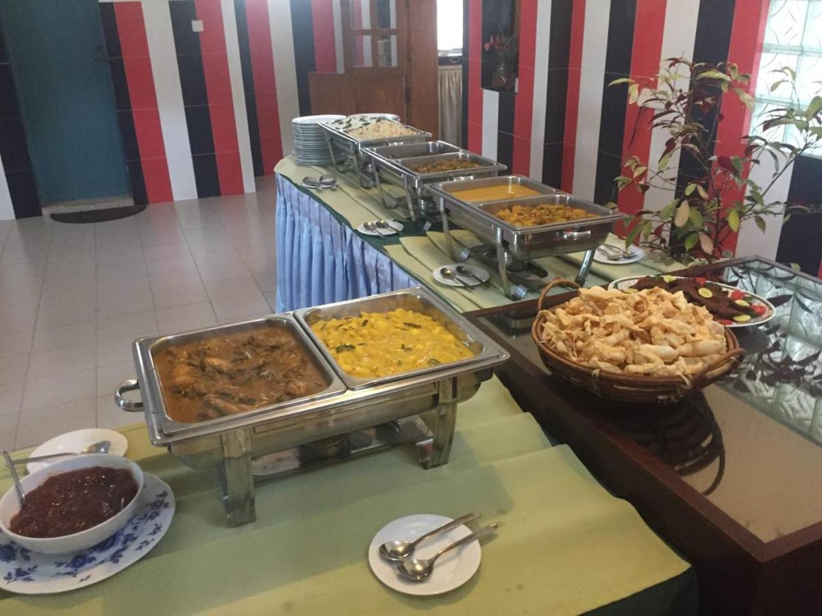 אנוראדפורה Hotel Shalini מראה חיצוני תמונה