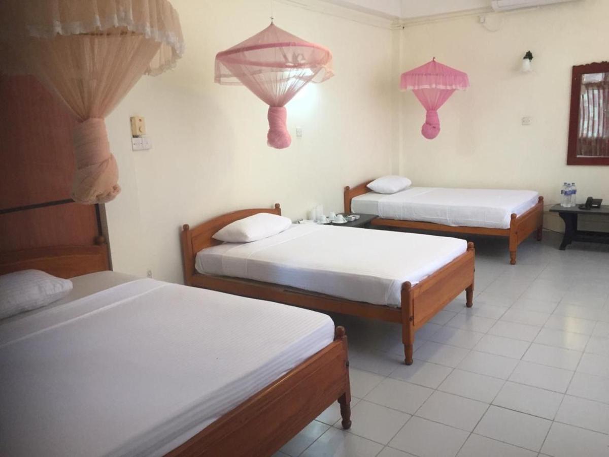 אנוראדפורה Hotel Shalini מראה חיצוני תמונה