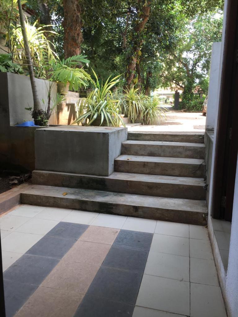 אנוראדפורה Hotel Shalini מראה חיצוני תמונה