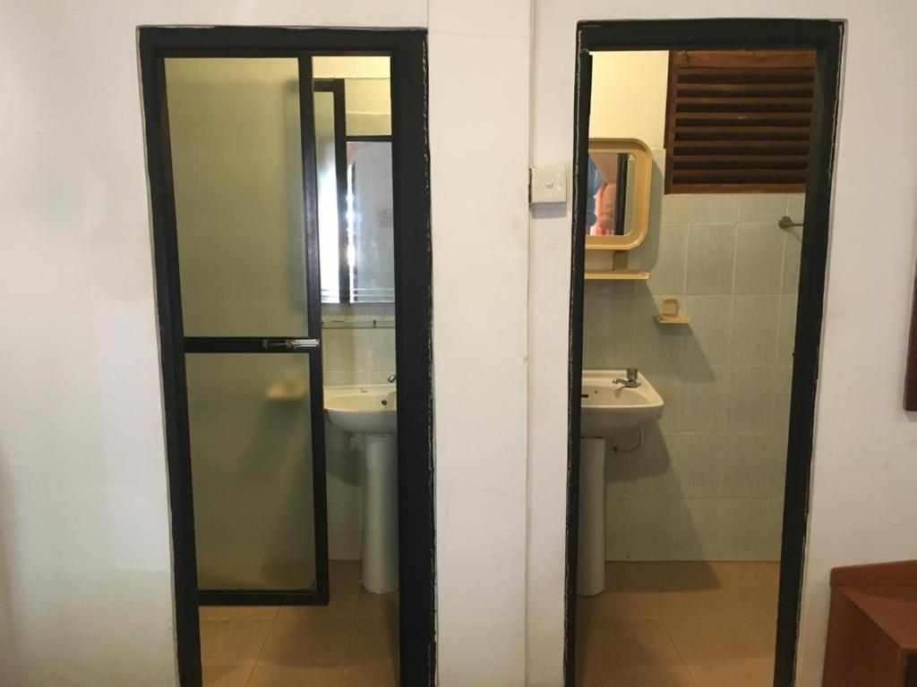 אנוראדפורה Hotel Shalini חדר תמונה